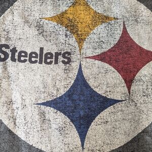 Steelers Logo Graphic Tee